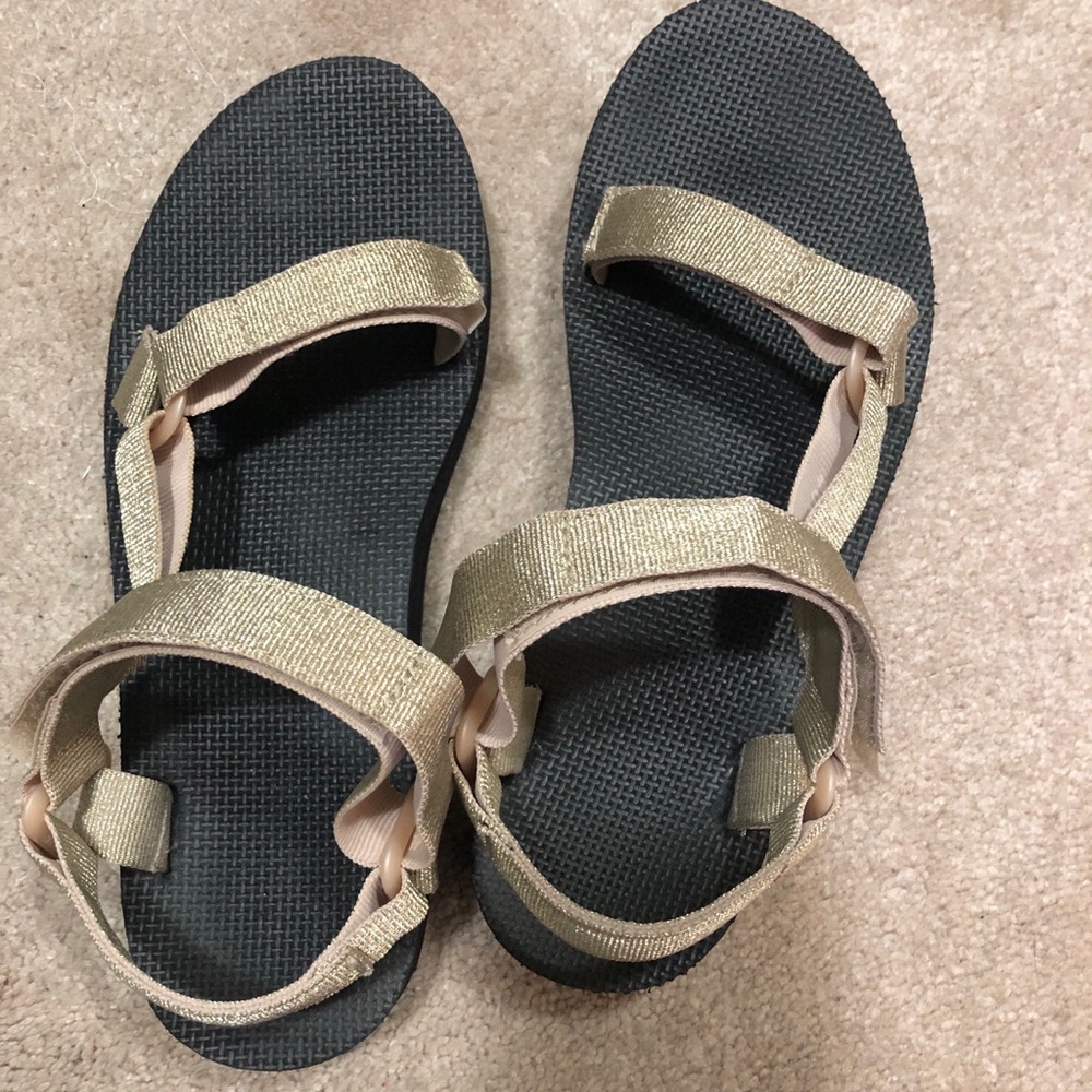 Teva midform universal in metallic champagne